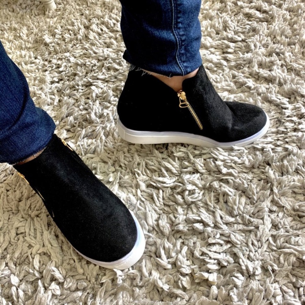 Black Sneaker Wedges Tennis Shoes Women’s Size 10 NWOT
